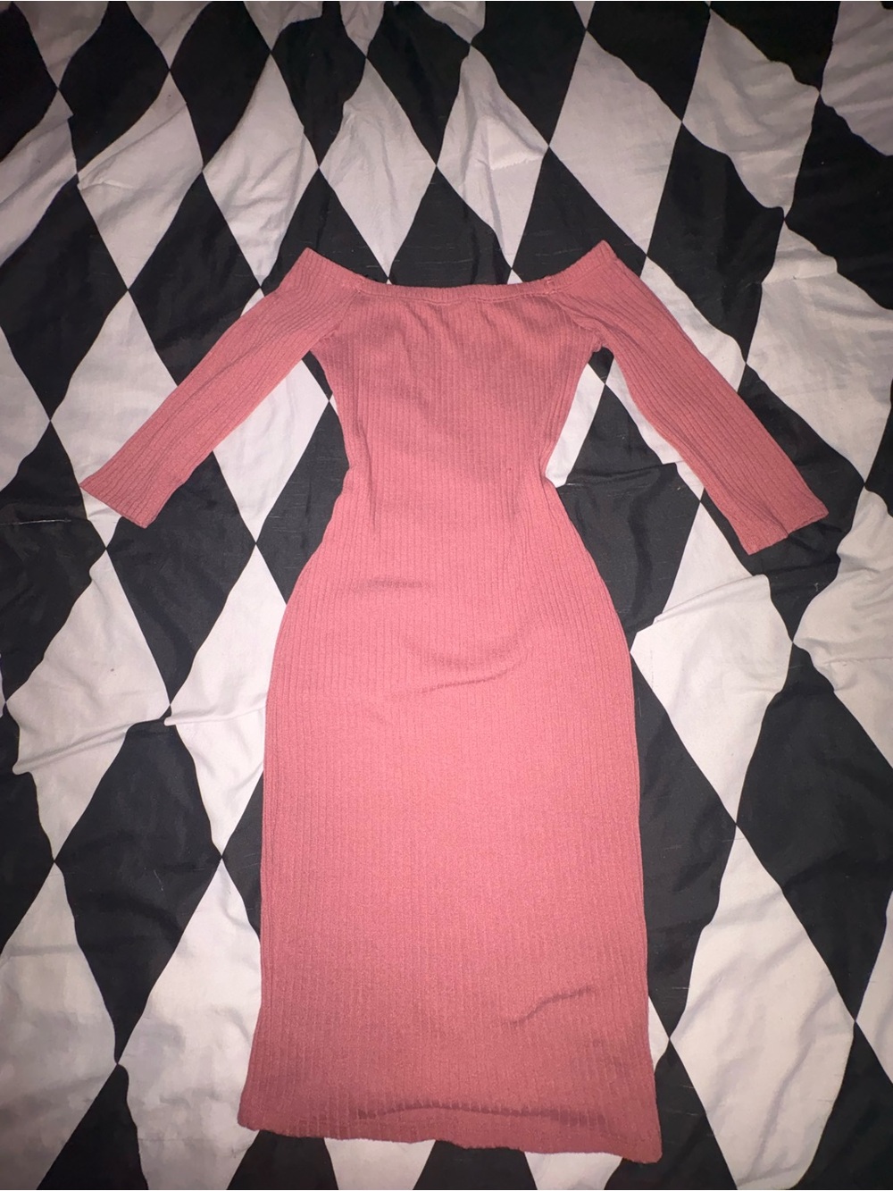 Off-the-Shoulder Ribbed Midi Dress in Dusty Rose